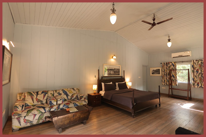 Gazania: A Room Close to the Elegant Pool and Forest